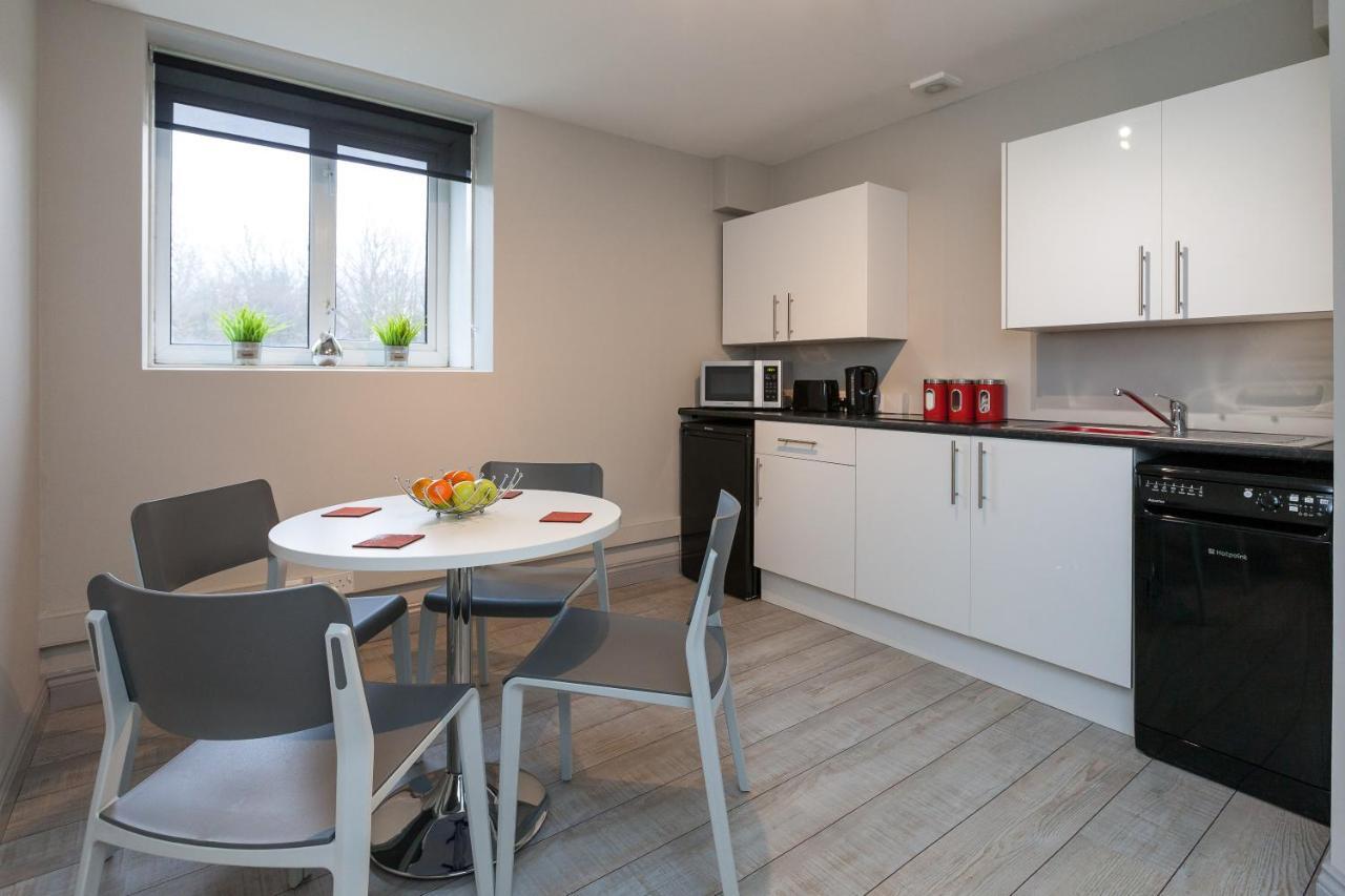 הודרספילד The Venue Serviced Apartments מראה חיצוני תמונה